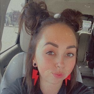 Meet your Posher, Kendra